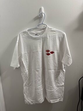 Uniqlo x KAWS White Short-Sleeve Tee with Red Lip Prints